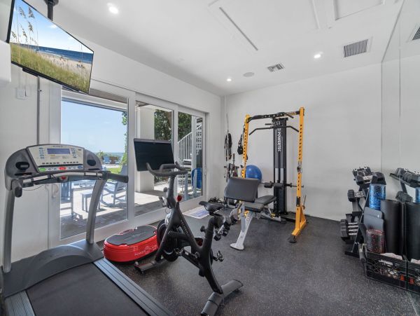 Longboat Key Beachfront Luxury Estate - 5 Bedroom Gulf-Front Vacation Rental