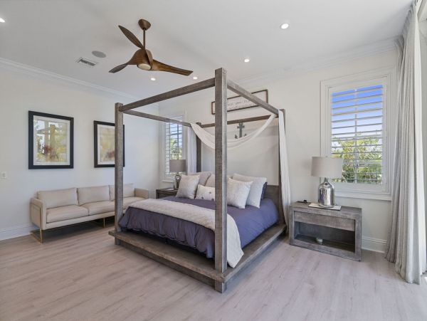 Longboat Key Beachfront Luxury Estate - 5 Bedroom Gulf-Front Vacation Rental