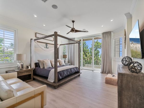 Longboat Key Beachfront Luxury Estate - 5 Bedroom Gulf-Front Vacation Rental