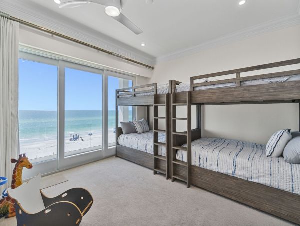 Longboat Key Beachfront Luxury Estate - 5 Bedroom Gulf-Front Vacation Rental