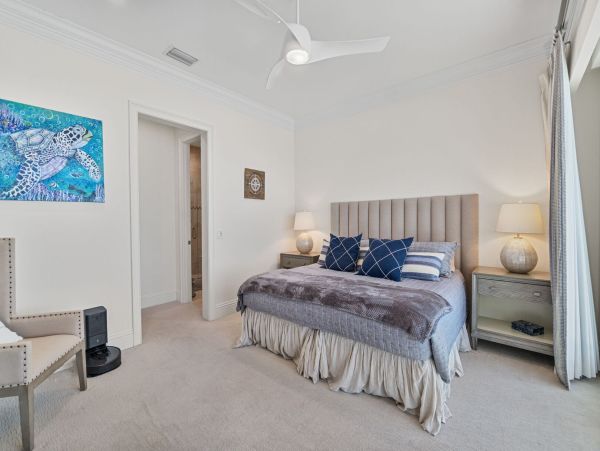 Longboat Key Beachfront Luxury Estate - 5 Bedroom Gulf-Front Vacation Rental