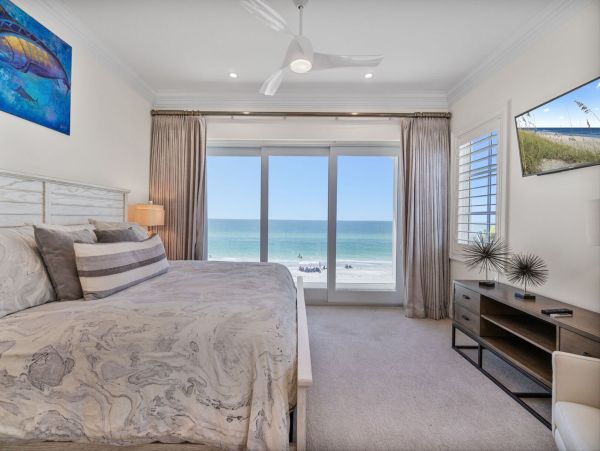Longboat Key Beachfront Luxury Estate - 5 Bedroom Gulf-Front Vacation Rental