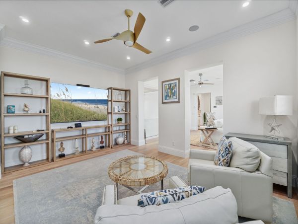 Longboat Key Beachfront Luxury Estate - 5 Bedroom Gulf-Front Vacation Rental