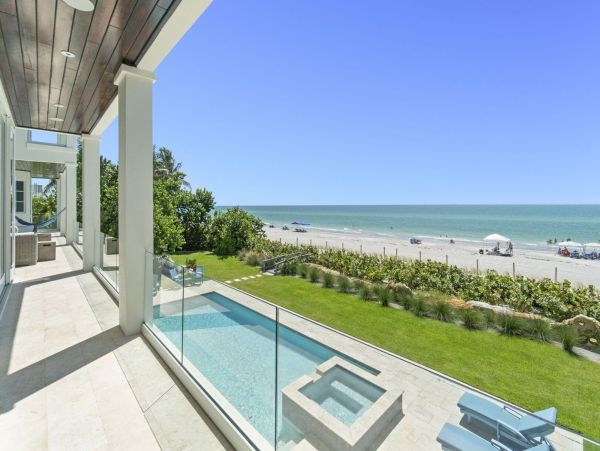 Longboat Key Beachfront Luxury Estate - 5 Bedroom Gulf-Front Vacation Rental