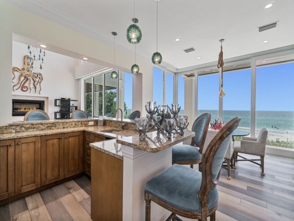 Longboat Key Beachfront Luxury Estate - 5 Bedroom Gulf-Front Vacation Rental