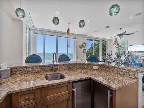 Longboat Key Beachfront Luxury Estate - 5 Bedroom Gulf-Front Vacation Rental
