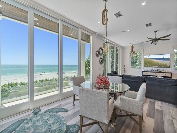 Longboat Key Beachfront Luxury Estate - 5 Bedroom Gulf-Front Vacation Rental