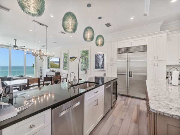 Longboat Key Beachfront Luxury Estate - 5 Bedroom Gulf-Front Vacation Rental
