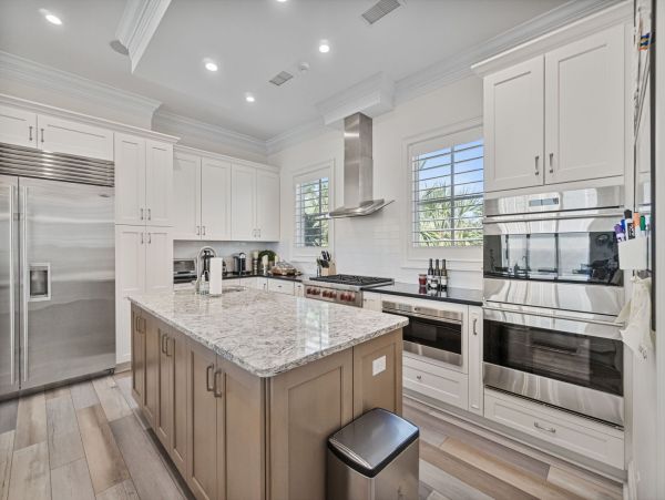 Longboat Key Beachfront Luxury Estate - 5 Bedroom Gulf-Front Vacation Rental