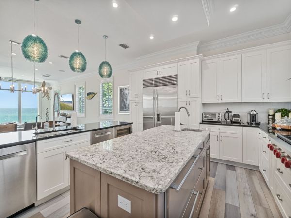 Longboat Key Beachfront Luxury Estate - 5 Bedroom Gulf-Front Vacation Rental