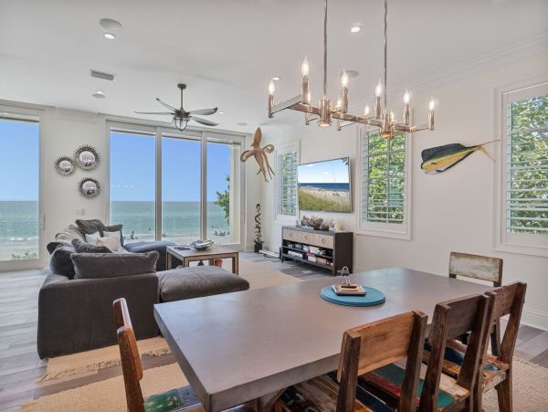 Longboat Key Beachfront Luxury Estate - 5 Bedroom Gulf-Front Vacation Rental