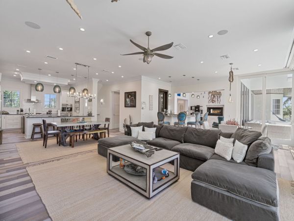 Longboat Key Beachfront Luxury Estate - 5 Bedroom Gulf-Front Vacation Rental