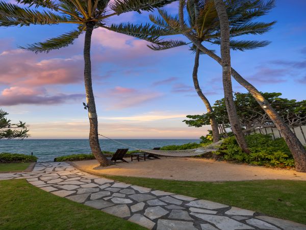 Oceanfront Oahu Estate Home- Private Collection Direct Beachfront