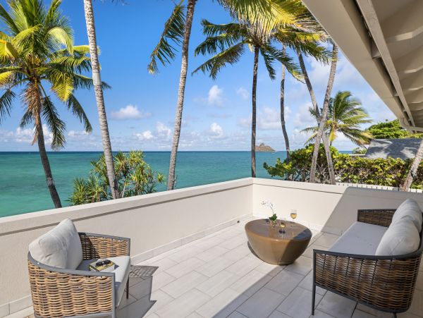 Oceanfront Oahu Estate Home- Private Collection Direct Beachfront