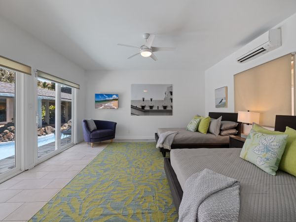 Oceanfront Oahu Estate Home- Private Collection Direct Beachfront