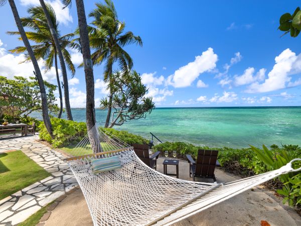 Oceanfront Oahu Estate Home- Private Collection Direct Beachfront