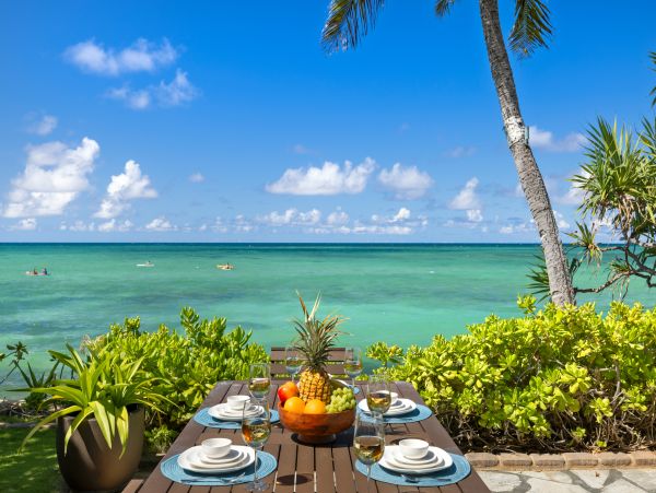 Oceanfront Oahu Estate Home- Private Collection Direct Beachfront