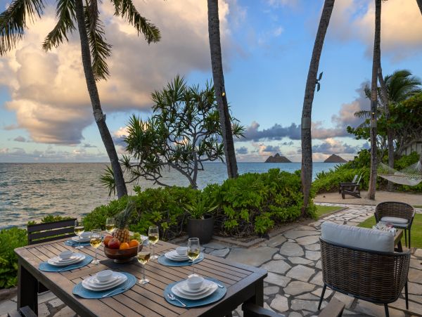 Oceanfront Oahu Estate Home- Private Collection Direct Beachfront