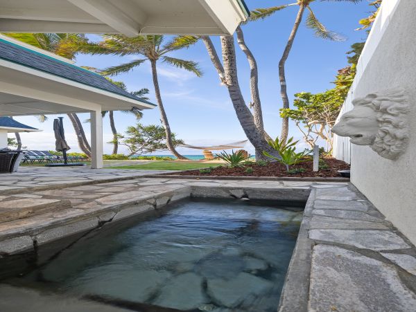 Oceanfront Oahu Estate Home- Private Collection Direct Beachfront