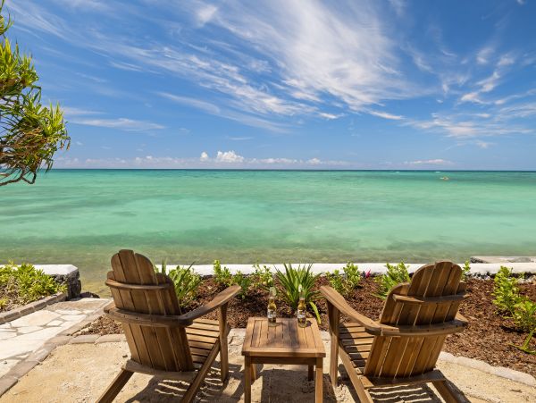 Oceanfront Oahu Estate Home- Private Collection Direct Beachfront