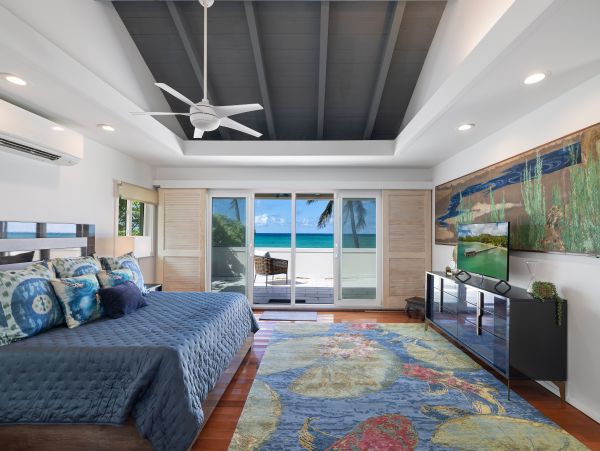 Oceanfront Oahu Estate Home- Private Collection Direct Beachfront