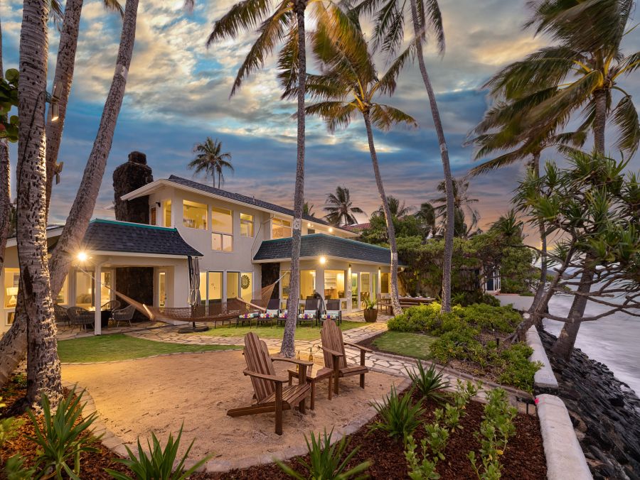 Oceanfront Oahu Estate Home- Private Collection Direct Beachfront