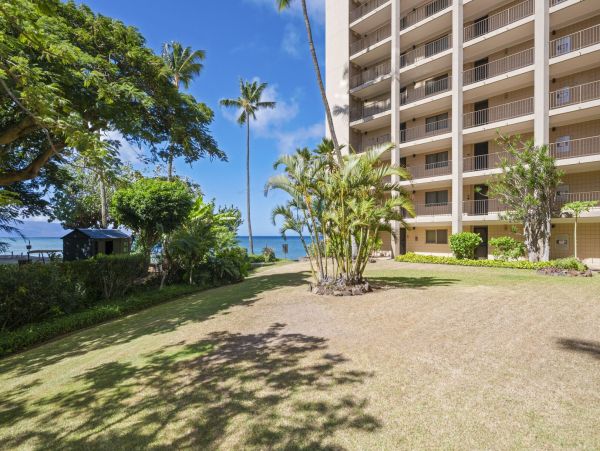 Oceanfront Maui Vacation Rental Kaanapali Coast - 1 Bedroom Condo with Pool