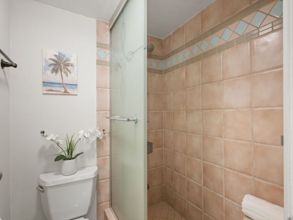 Oceanfront Maui Vacation Rental Kaanapali Coast - 1 Bedroom Condo with Pool