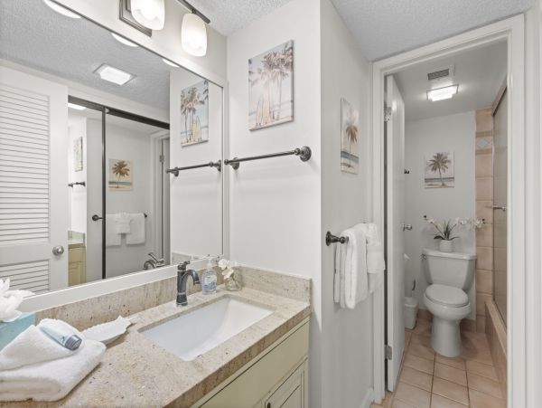 Oceanfront Maui Vacation Rental Kaanapali Coast - 1 Bedroom Condo with Pool