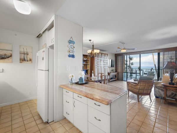Oceanfront Maui Vacation Rental Kaanapali Coast - 1 Bedroom Condo with Pool