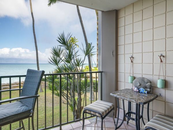 Oceanfront Maui Vacation Rental Kaanapali Coast - 1 Bedroom Condo with Pool