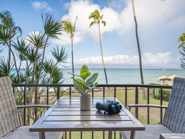 Oceanfront Maui Vacation Rental Kaanapali Coast - 1 Bedroom Condo with Pool