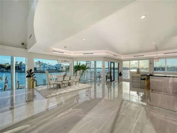 Luxury Sarasota Bayfront Retreat - Private Dock, Heated Pool & Spa near Siesta Key