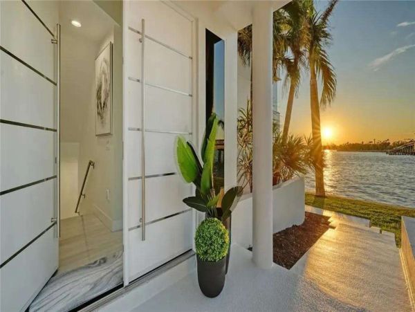 Luxury Sarasota Bayfront Retreat - Private Dock, Heated Pool & Spa near Siesta Key