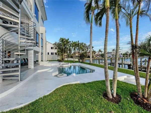 Luxury Sarasota Bayfront Retreat - Private Dock, Heated Pool & Spa near Siesta Key
