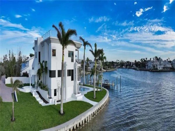 Luxury Sarasota Bayfront Retreat - Private Dock, Heated Pool & Spa near Siesta Key