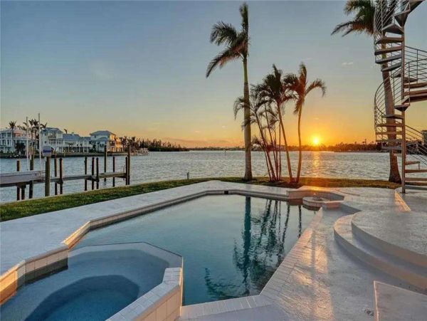 Luxury Sarasota Bayfront Retreat - Private Dock, Heated Pool & Spa near Siesta Key