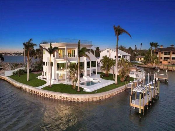 Luxury Sarasota Bayfront Retreat - Private Dock, Heated Pool & Spa near Siesta Key