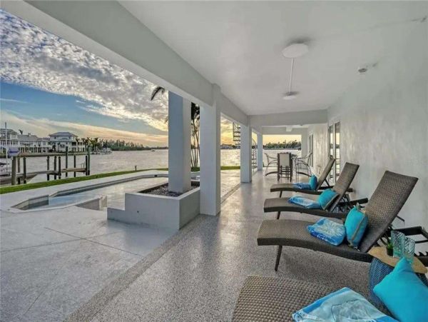 Luxury Sarasota Bayfront Retreat - Private Dock, Heated Pool & Spa near Siesta Key