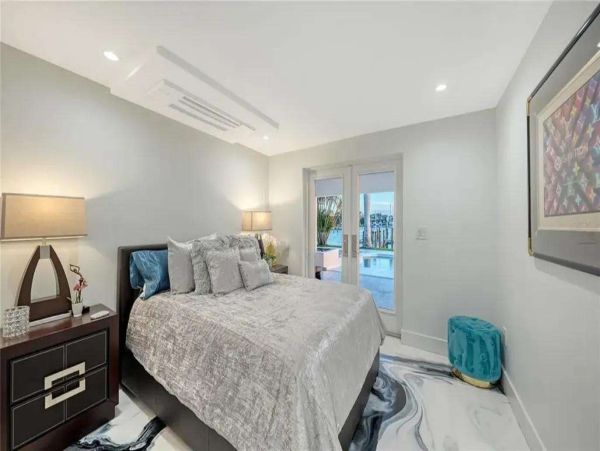 Luxury Sarasota Bayfront Retreat - Private Dock, Heated Pool & Spa near Siesta Key