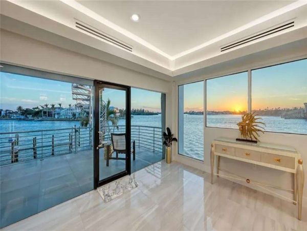 Luxury Sarasota Bayfront Retreat - Private Dock, Heated Pool & Spa near Siesta Key