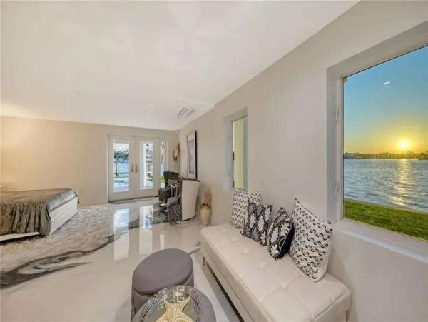 Luxury Sarasota Bayfront Retreat - Private Dock, Heated Pool & Spa near Siesta Key