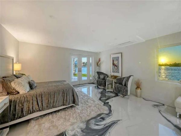 Luxury Sarasota Bayfront Retreat - Private Dock, Heated Pool & Spa near Siesta Key