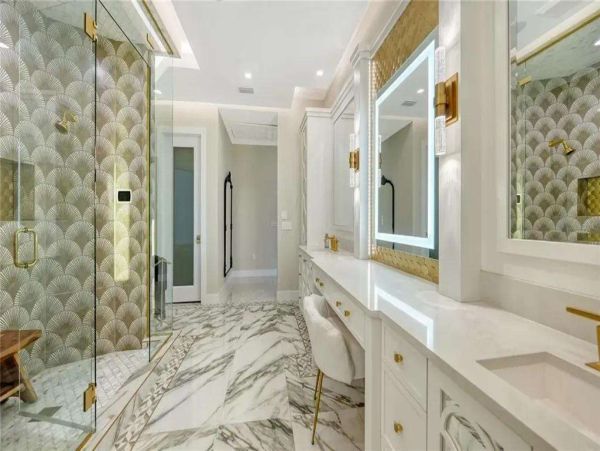 Luxury Sarasota Bayfront Retreat - Private Dock, Heated Pool & Spa near Siesta Key