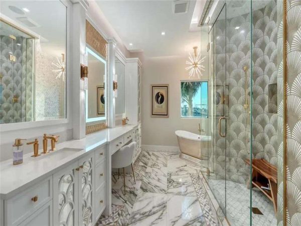 Luxury Sarasota Bayfront Retreat - Private Dock, Heated Pool & Spa near Siesta Key