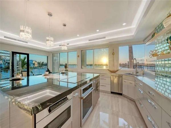 Luxury Sarasota Bayfront Retreat - Private Dock, Heated Pool & Spa near Siesta Key