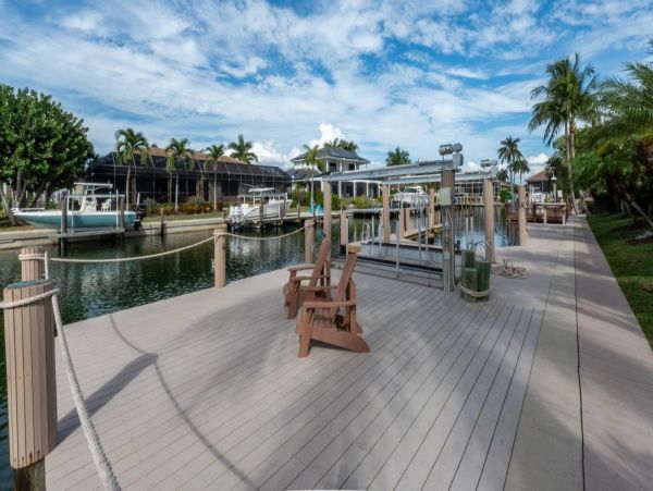 Luxury Marco Island Waterfront Rentals - Private Pool, Spa & Dock Access