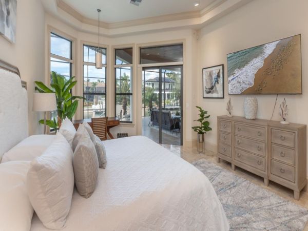 Luxury Marco Island Waterfront Rentals - Private Pool, Spa & Dock Access