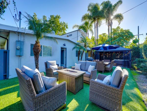 Luxury La Jolla Vacation Home - Walk to Beach & Town, Private Jacuzzi