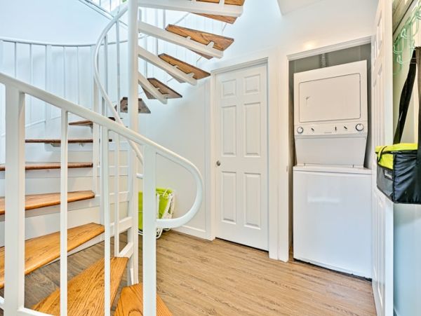Luxury La Jolla Vacation Home - Walk to Beach & Town, Private Jacuzzi